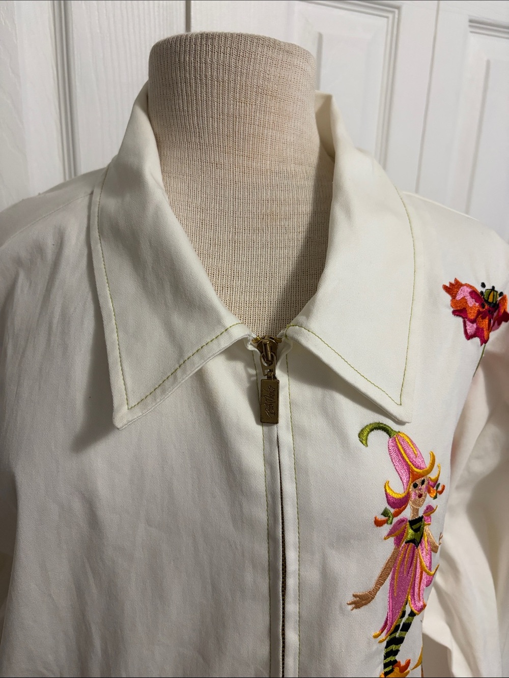 Bob Mackie Wearable “Parade of the Flowers” White Full-Zip Embroidered Jacket - Picture 2 of 16